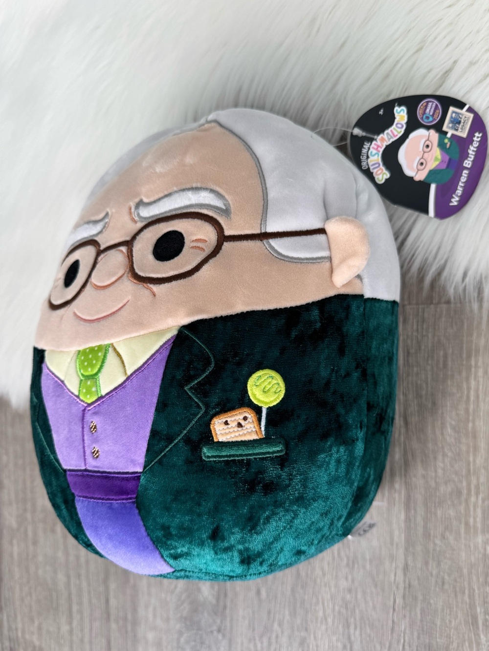 2026 BERKSHIRE HATHAWAY 10” Warren Buffett LIMITED EDITION SQUISHMALLOW - Picture 3 of 8